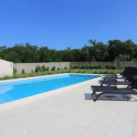 Haus Nina Mit Beheiztem Schwimmbad *